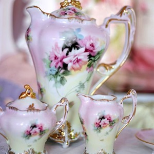Cover-tea-pot